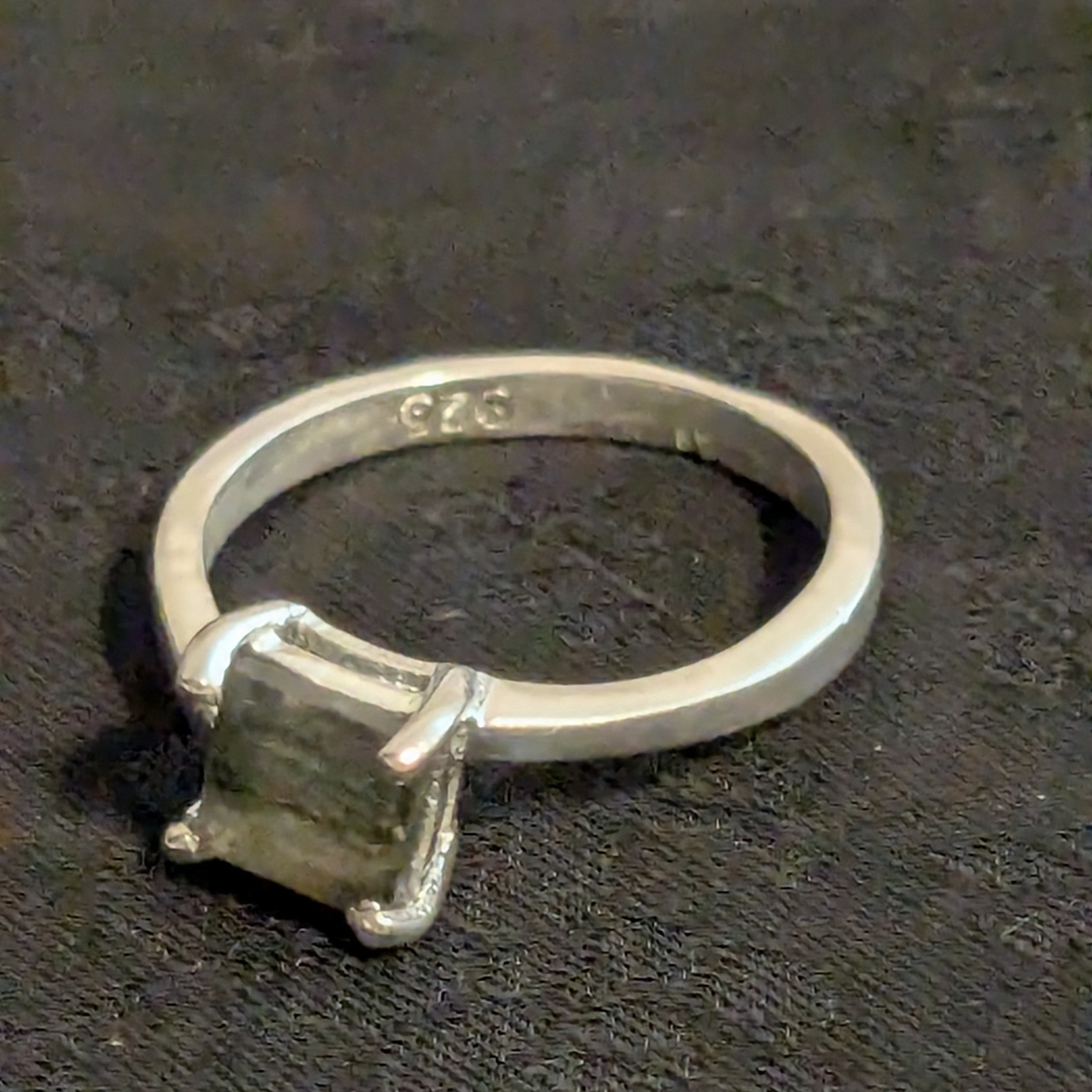 Amazing Genuine Solid 925 Sterling Silver Labordorite Ring Size 7 - Picture 3 of 8